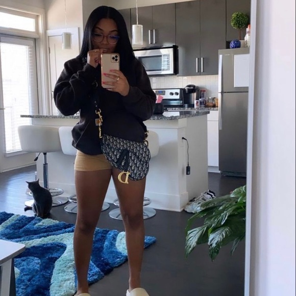 Meet your Posher, Lanesha - Picture 1 of 1